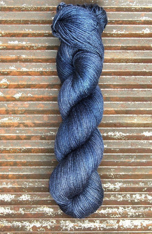 ISLINGTON - sw BFL / Silk fingering ...'L'heure Bleue' navy / indigo by Kettle Yarn Co.