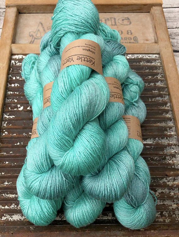 ISLINGTON fingering –  PRE-ORDER Pom